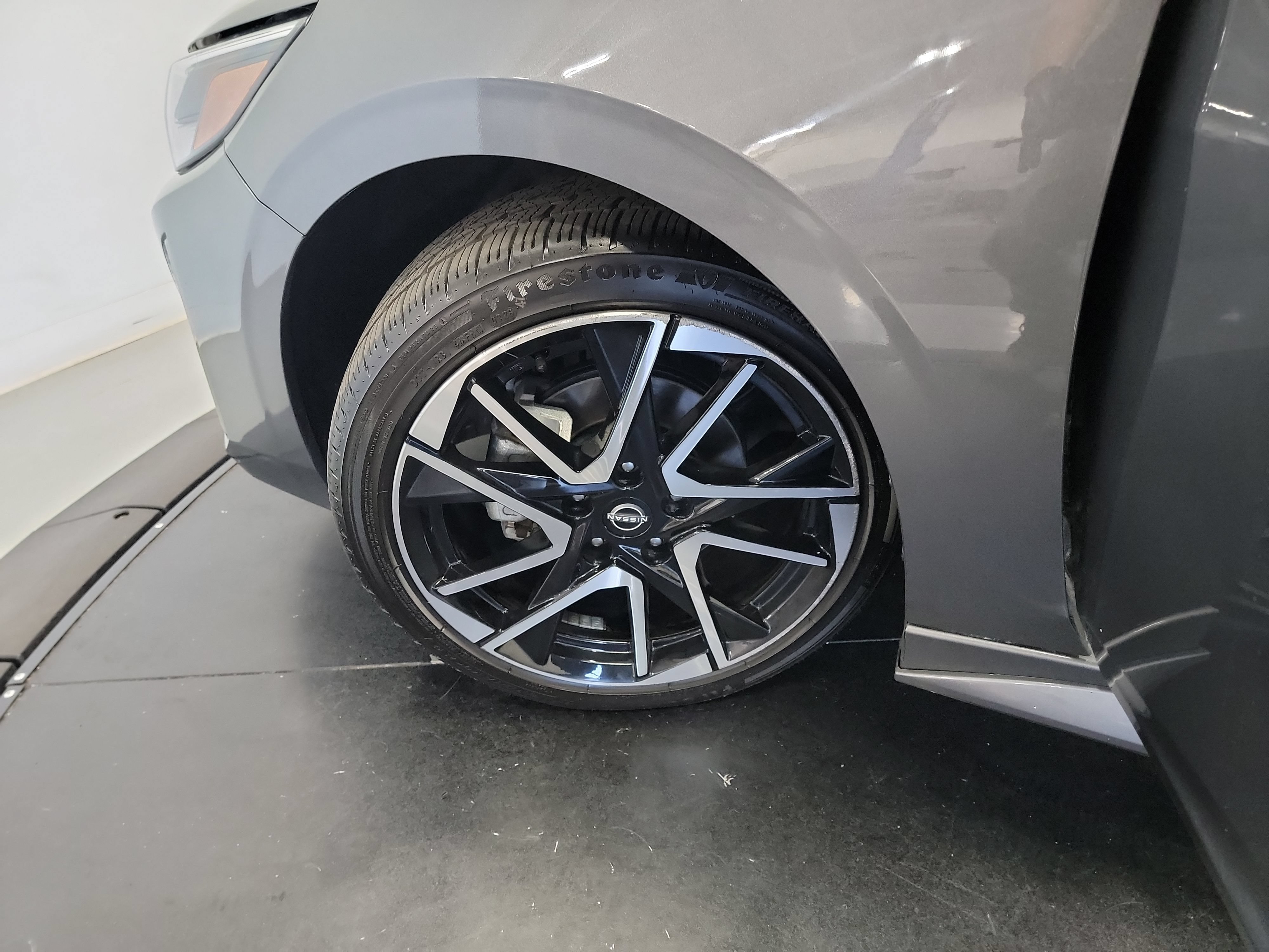 Used 2025 Nissan Sentra SR FWD image 29