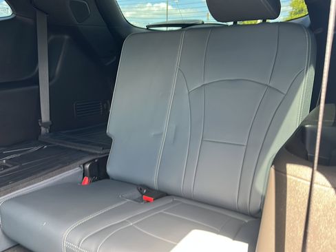 Used 2023 Buick Enclave Premium image 20