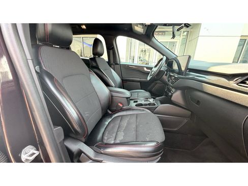Used 2023 Ford Escape ST-Line w/ Tech Pack #1 AWD/4WD image 8