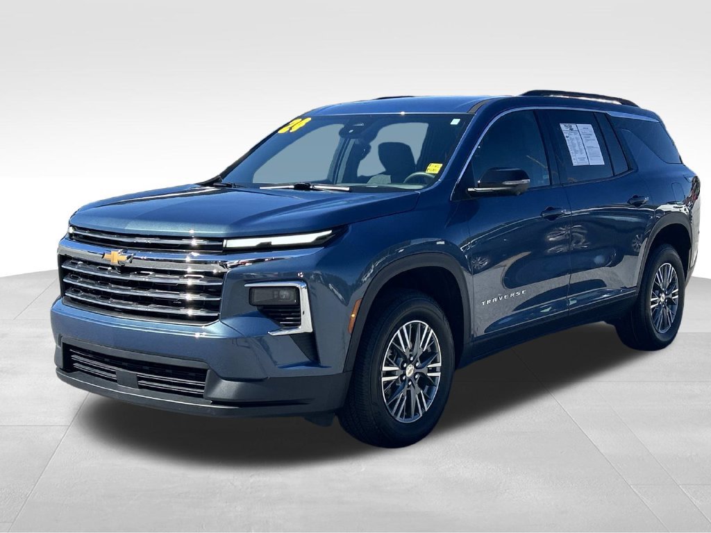 Used 2024 Chevrolet Traverse LT w/ Trailering Package FWD image 8