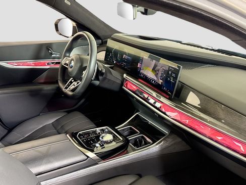 Used 2023 BMW 760i xDrive AWD/4WD image 32