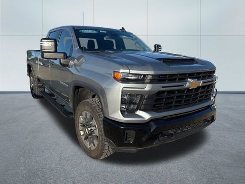 Used 2024 Chevrolet Silverado 2500 Custom w/ Custom Value Package AWD/4WD image 5