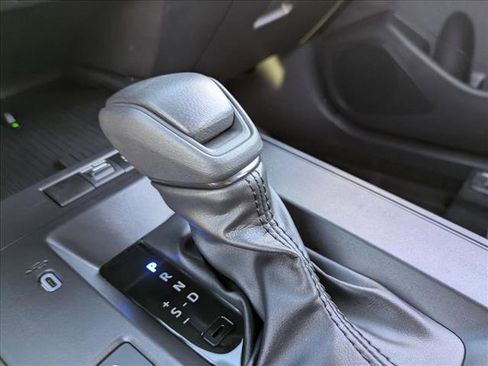 Used 2026 Toyota Corolla Cross SE image 12