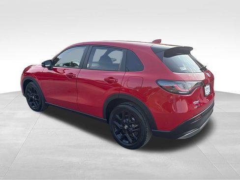 Used 2025 Honda HR-V Sport image 3