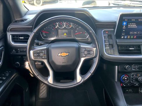 Used 2021 Chevrolet Suburban LT w/ LT Signature Package image 5