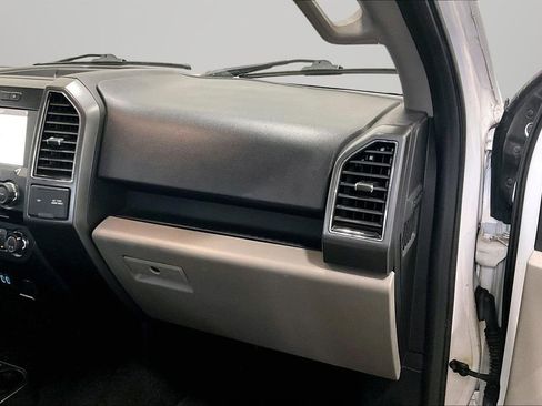 Used 2018 Ford F150 XLT w/ Equipment Group 302A Luxury image 26