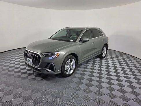 Used 2022 Audi Q3 2.0T Premium Plus w/ Premium Plus Package AWD/4WD image 1