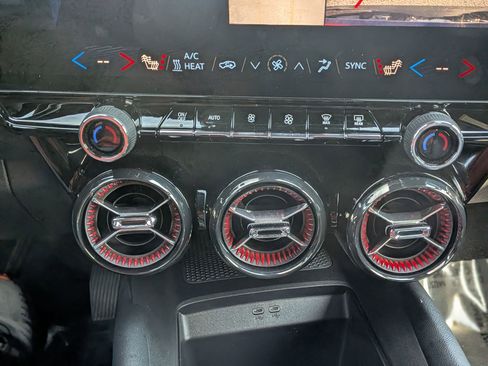 Certified 2024 Chevrolet Blazer EV RS image 30