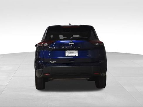 Used 2025 Nissan Rogue SV image 8