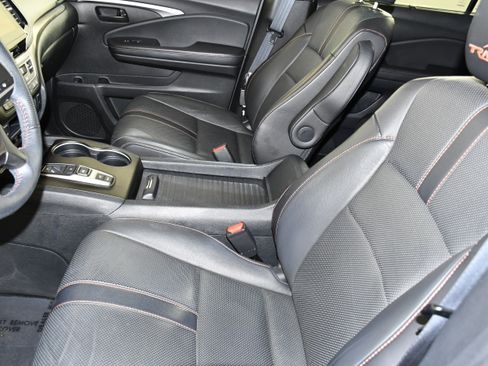 Certified 2023 Honda Passport TrailSport image 39