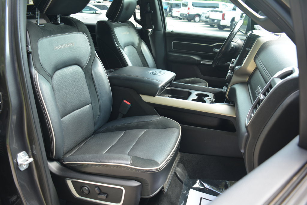 Used 2019 RAM 1500 Laramie w/ Sport Appearance Package AWD/4WD image 19