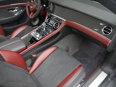 Certified 2023 Bentley Continental GT V8 image 39
