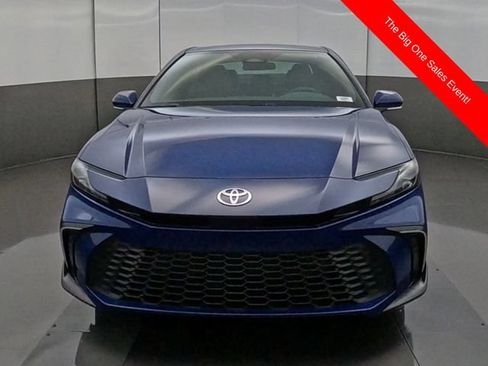 New 2026 Toyota Camry SE FWD image 2