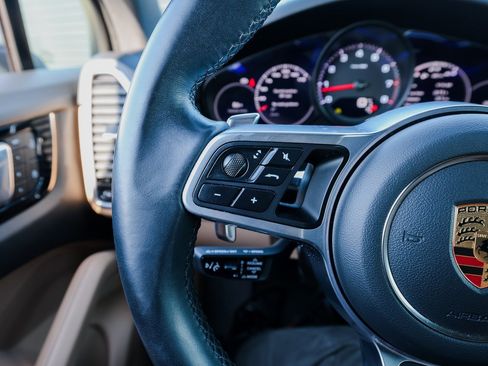 Certified 2023 Porsche Cayenne image 17