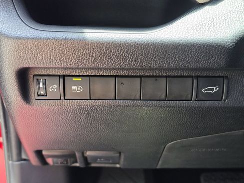 Used 2025 Toyota RAV4 XLE Premium AWD/4WD image 26