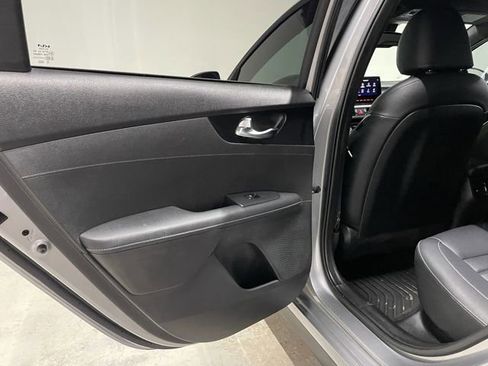 Used 2024 Kia Forte GT-Line w/ GT-Line Premium Package image 21