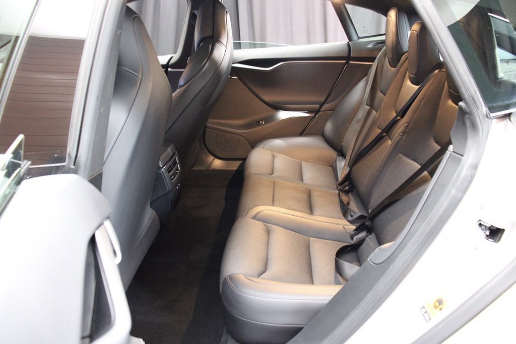 Used 2018 Tesla Model S AWD image 36