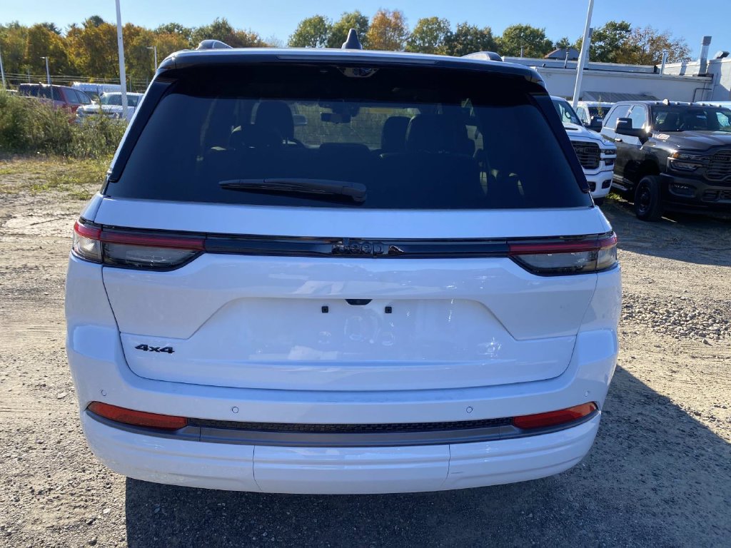 New 2027 Jeep Grand Cherokee Limited AWD/4WD image 4