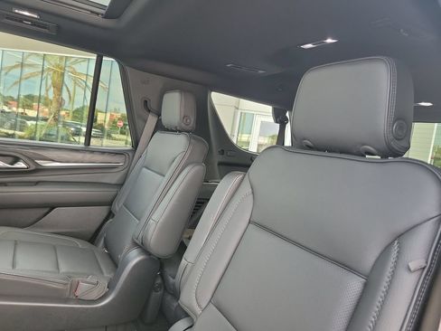 Used 2021 GMC Yukon Denali w/ Denali Premium Package AWD/4WD image 16