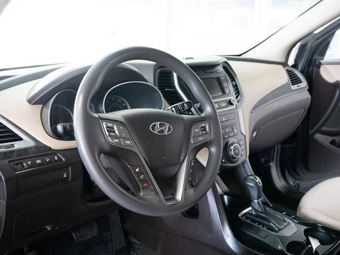 Used 2017 Hyundai Santa Fe Sport image 10