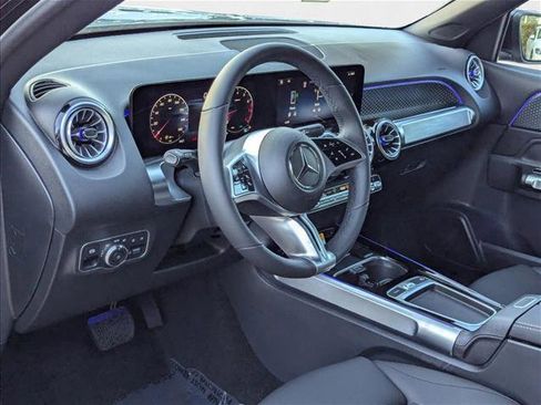 New 2025 Mercedes-Benz GLB 250 image 3