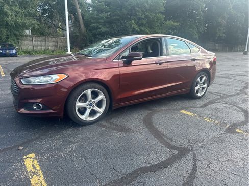 Used 2016 Ford Fusion SE FWD image 3