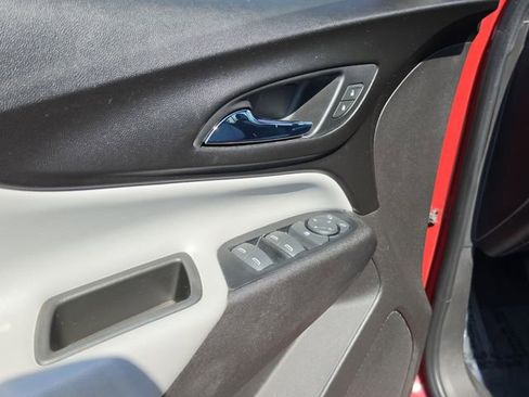 Used 2019 Chevrolet Equinox LT FWD image 18