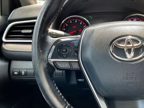 Used 2018 Toyota Camry XSE FWD image 10