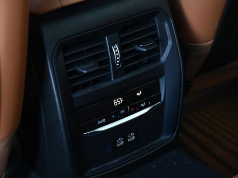 Used 2022 BMW 330e w/ M Sport Package image 29