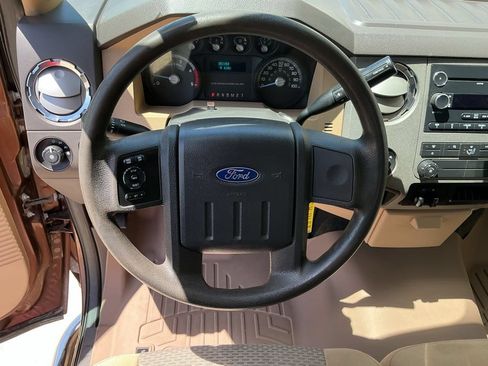 Used 2011 Ford F250 XLT w/ XLT Interior Pkg AWD/4WD image 11