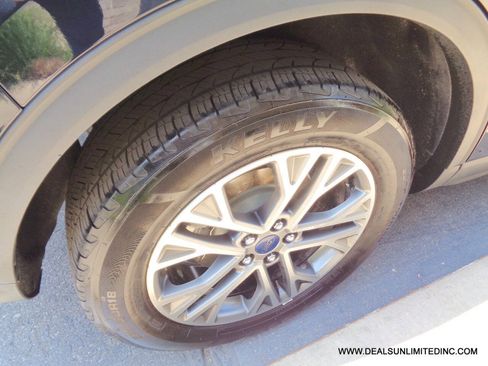 Used 2021 Ford Escape SEL AWD/4WD image 8