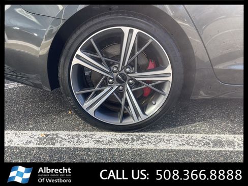 Used 2025 Genesis G70 2.5T w/ Sport Prestige Package image 32