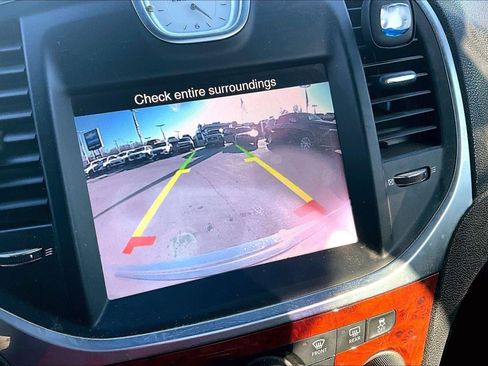Used 2014 Chrysler 300 image 18