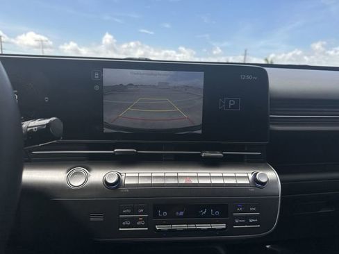 Used 2025 Hyundai Kona SEL FWD image 24