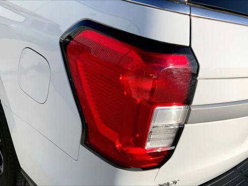 Used 2024 Ford Expedition XLT RWD image 29