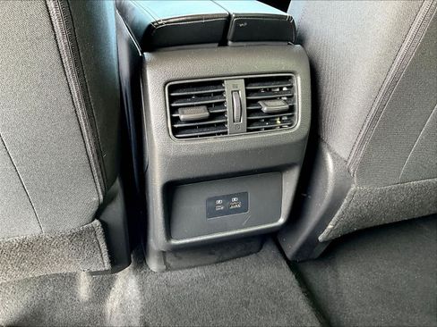 Used 2023 Nissan Rogue SV FWD image 10