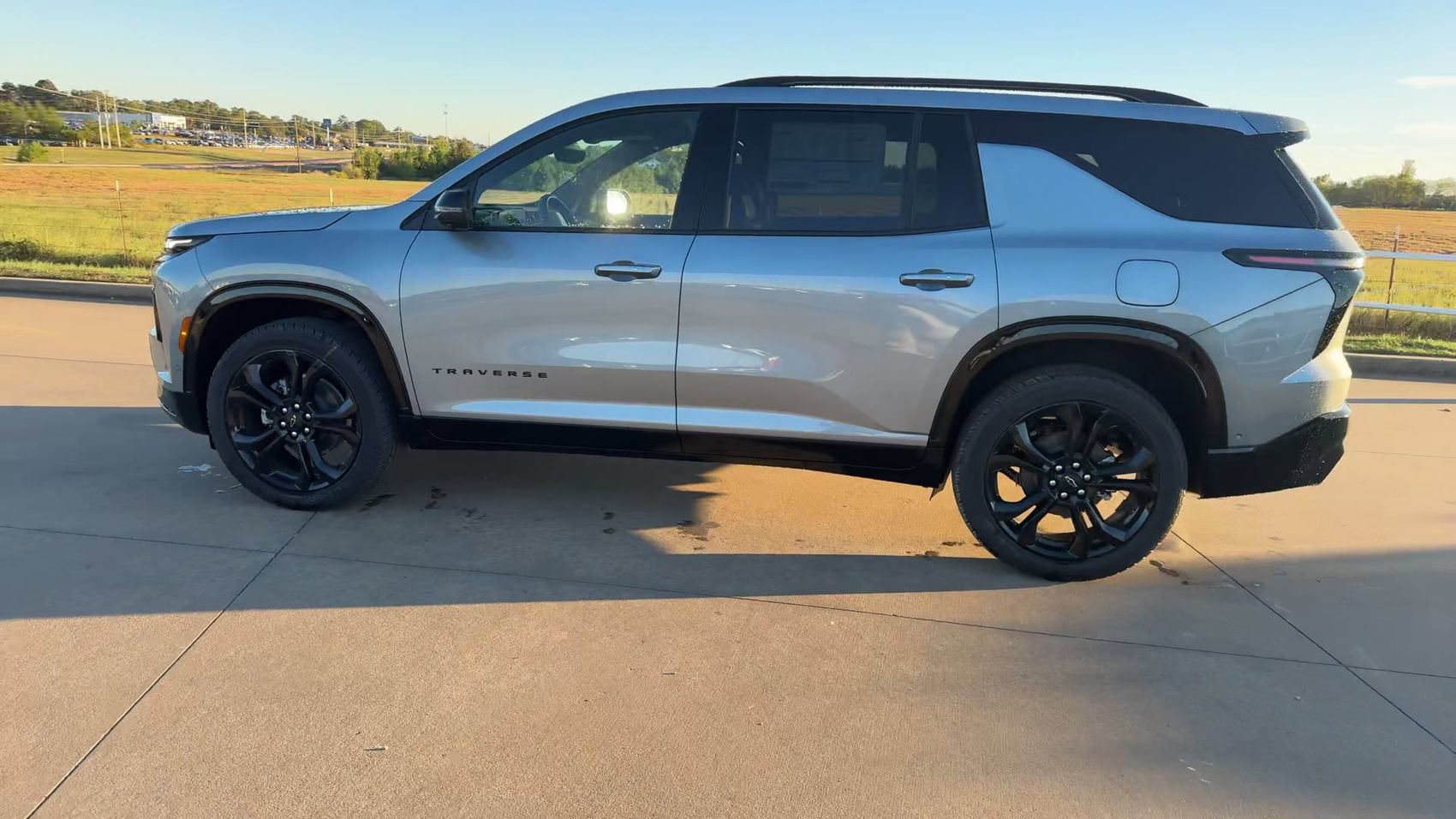 New 2027 Chevrolet Traverse RS FWD image 6