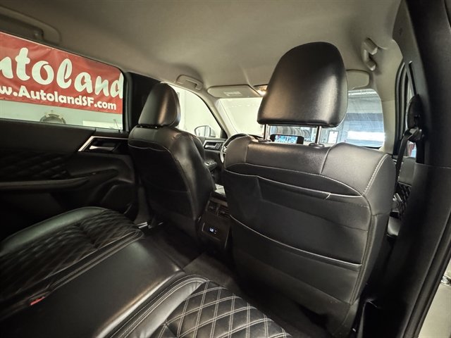Used 2022 Mitsubishi Outlander SEL AWD/4WD image 17