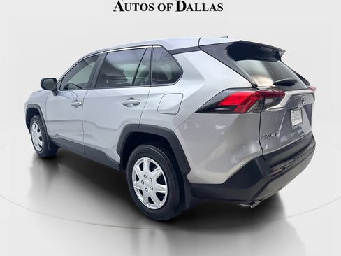 Used 2024 Toyota RAV4 LE FWD image 9