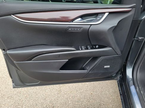 Used 2017 Cadillac XTS Luxury AWD/4WD image 18