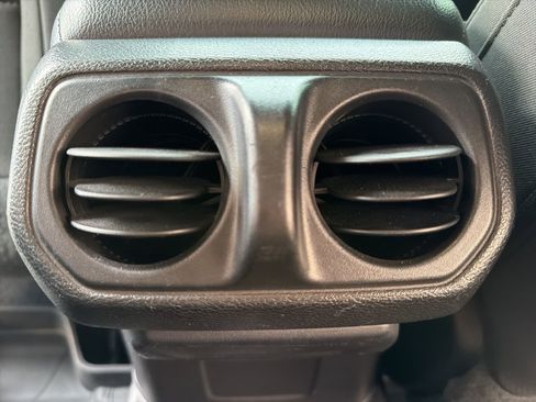 Used 2021 Jeep Wrangler Sport S image 88