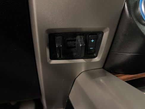 Used 2015 Ford F150 Lariat w/ Equipment Group 502A Luxury image 19