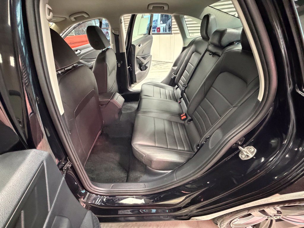 Used 2024 Volkswagen Jetta SE FWD image 48