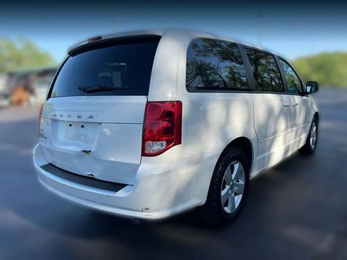 Used 2013 Dodge Grand Caravan SE FWD image 4