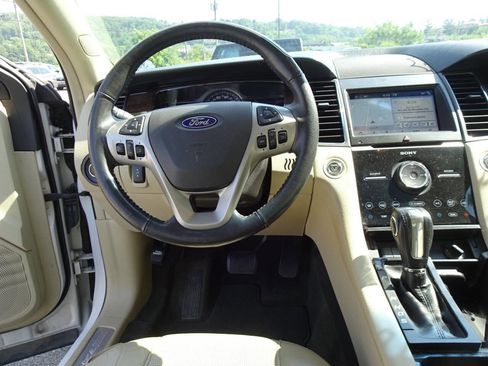 Used 2018 Ford Taurus Limited image 20