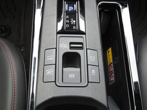 Certified 2024 Toyota Prius Prime FWD image 29