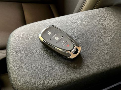 Used 2025 Chevrolet Trax ACTIV FWD image 32