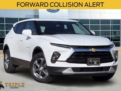 Used 2025 Chevrolet Blazer LT image 1
