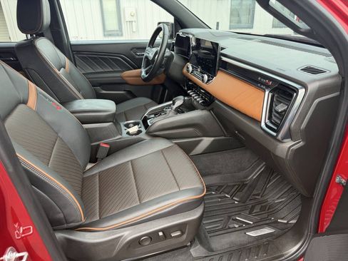 Used 2024 GMC Canyon AT4 w/ AT4 Premium Package AWD/4WD image 24
