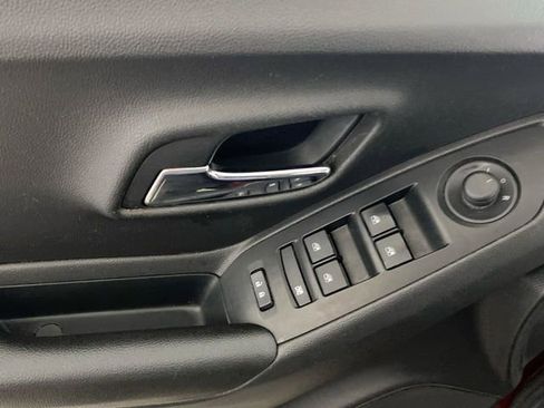 Used 2021 Chevrolet Trax LS AWD/4WD image 26